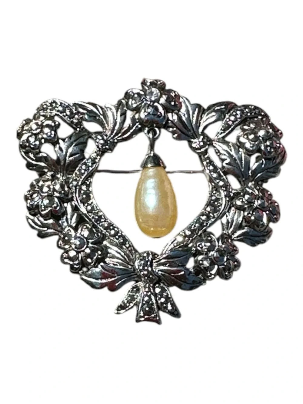 Avon Vintage Silver-Tone Floral Heart Brooch with Cream Pearl Teardrop